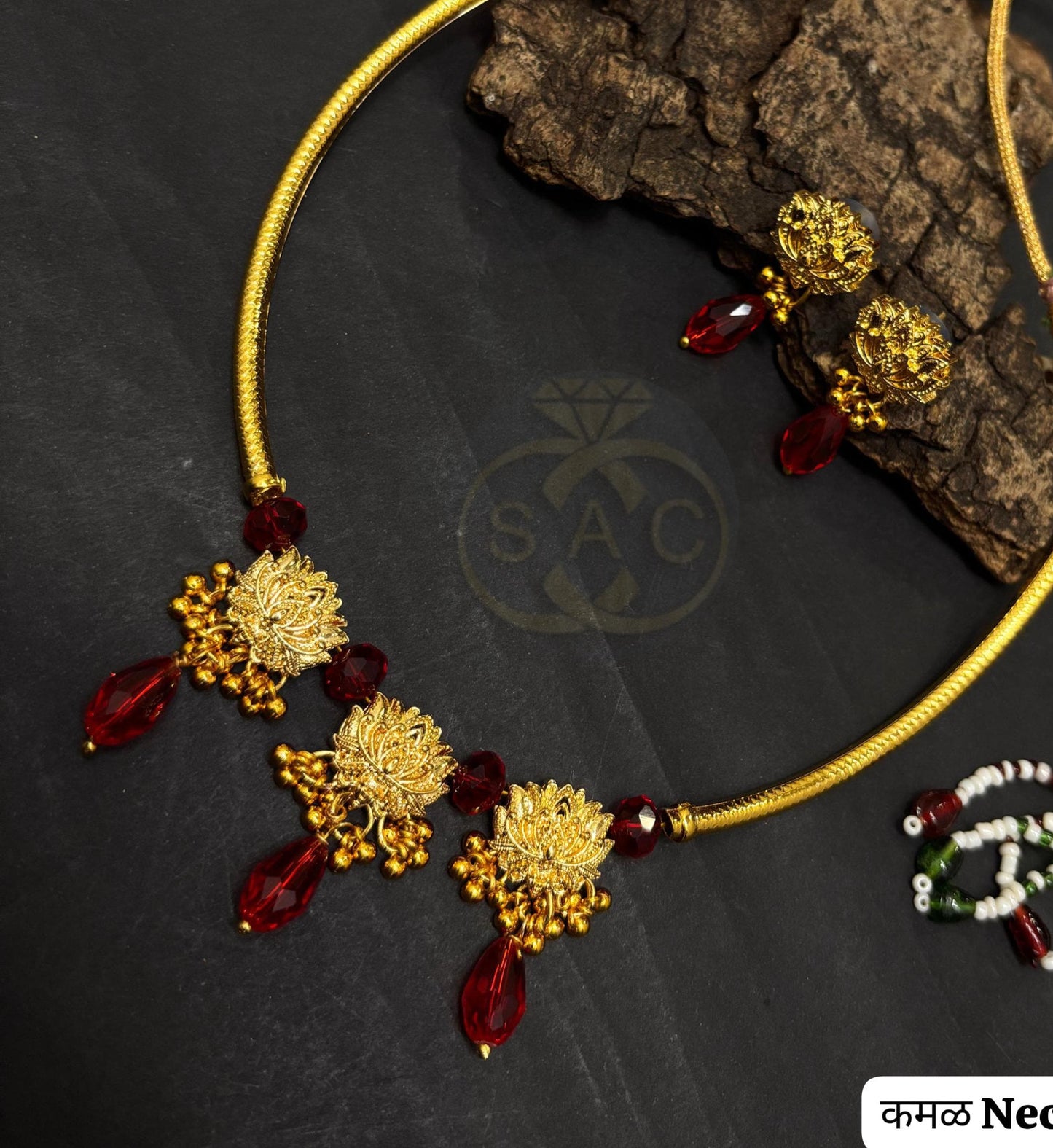 Handmade कमल Necklace - 357