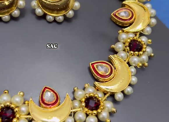 Handmade चंद्रकोर Necklace