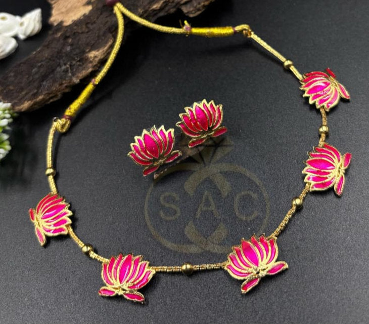 Micro Gold Lotus Short Necklace - 468