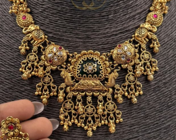 Premium Quality Heritage Short Necklace - 1243