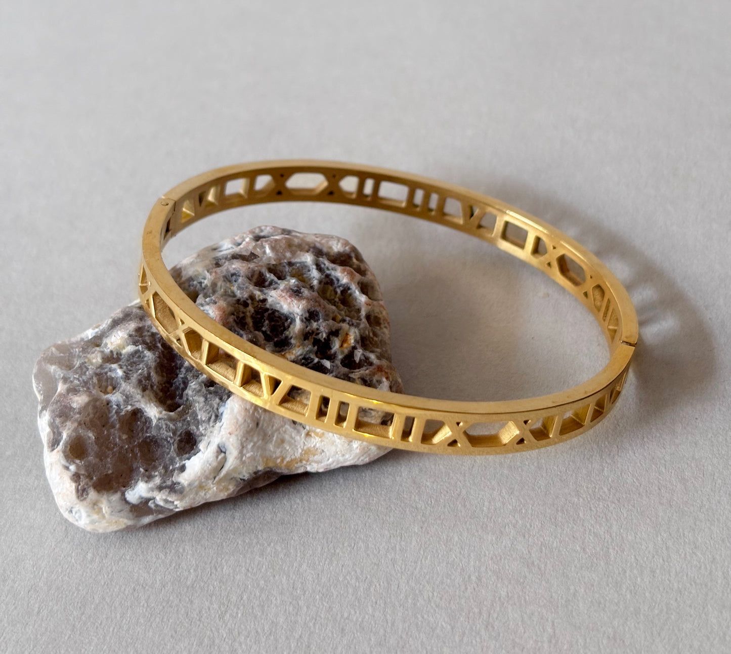 Roman Edge Cuff Bracelet – 18KT Gold Plated