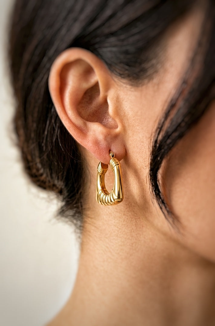 Sawyer Square Vintage Gold Hoop Earrings – 18 KT Gold Plated