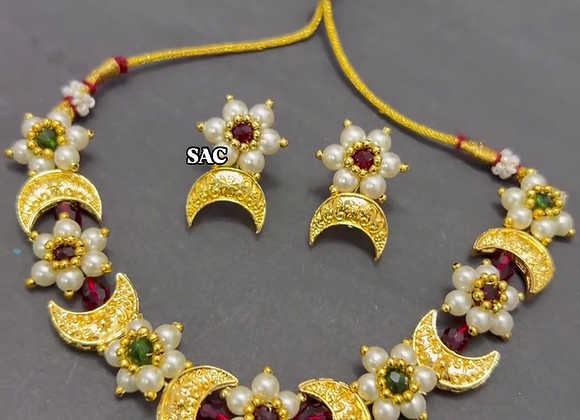 Handmade चंद्रकोर Necklace