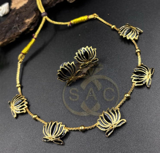Micro Gold Lotus Short Necklace - 467