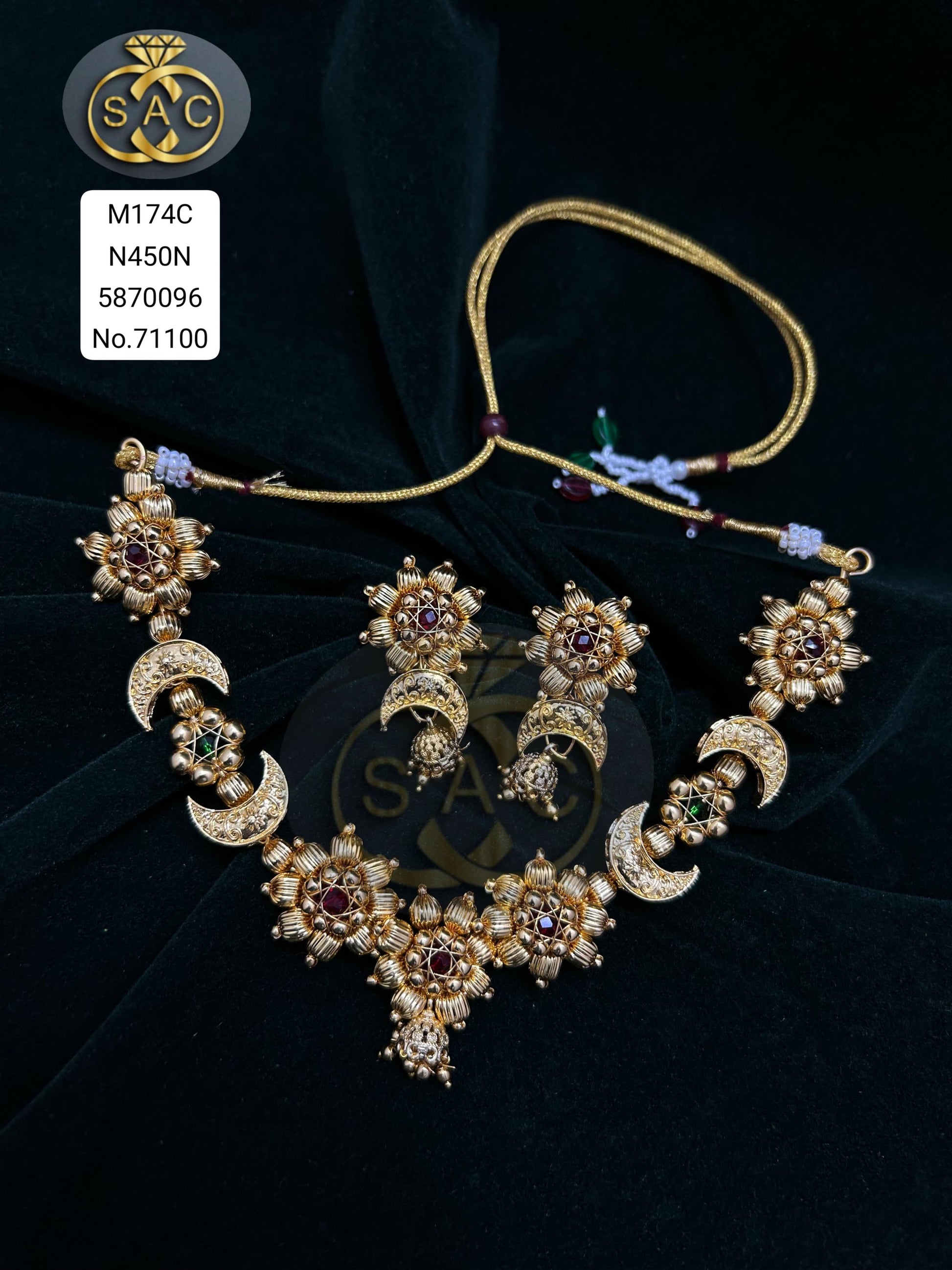Handmade चंद्रकोर Necklace