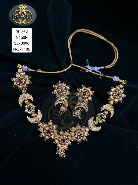 Handmade चंद्रकोर Necklace