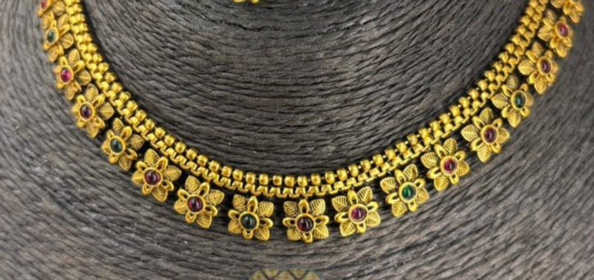 Premium Quality Traditional Short Necklace - 1373