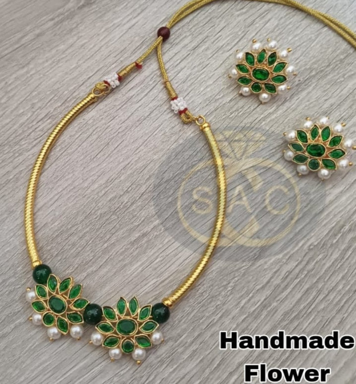 HANDMADE FLOWER NECKLACE - 519
