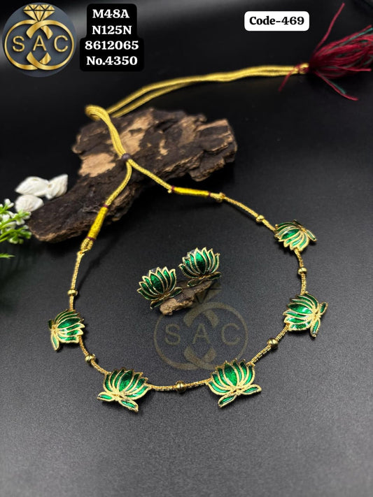 Micro Gold Lotus Short Necklace - 469